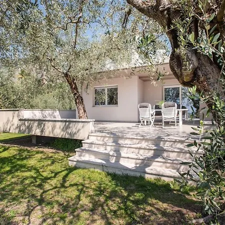 Casa Tra Gli Olivi Holiday home