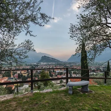 Casa Tra Gli Olivi Holiday home *